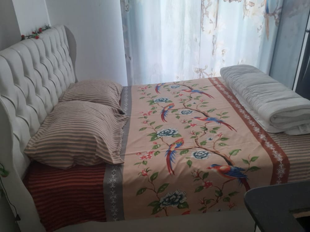 Cosy Studio Apartment Long & Short Term view 4