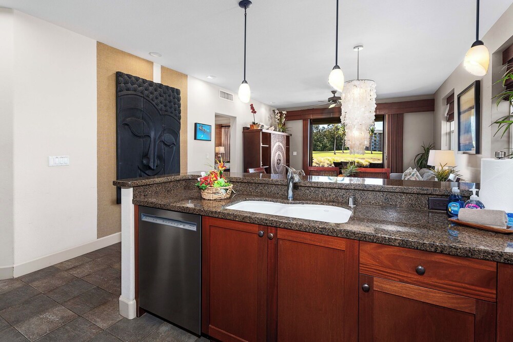 Golf Discount Included! Ocean, Golf & Mountain Views Near Shopping! - Vrkcv