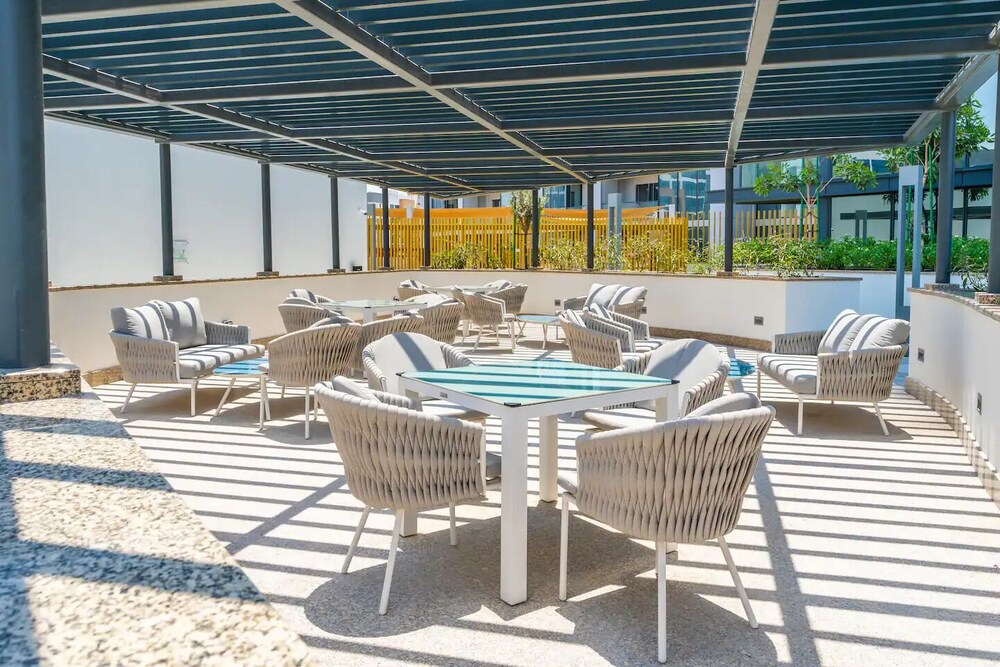 Al Meydan - Sobha Waves 1BR Plus Maids