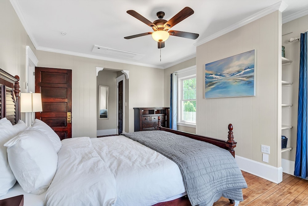Cozy Trotter 4 Bedroom Home view 4