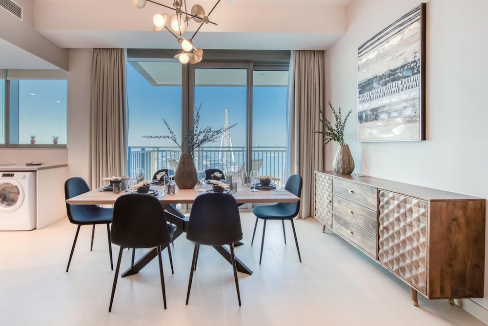 Exclusive Sea View Apartment on the Arabian Gulf