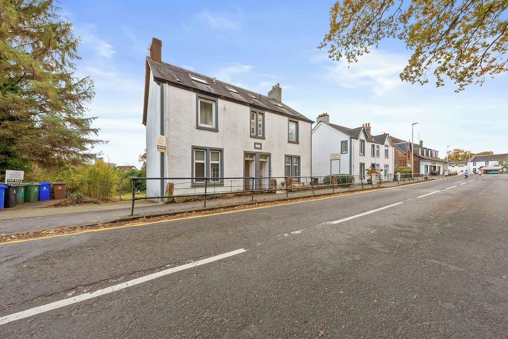 Charming Village Escape near Loch Lomond