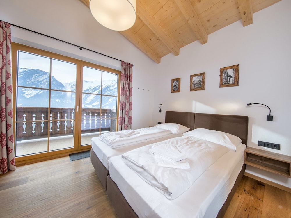 Affluent Chalet in Neukirchen near Wildkogel Ski Arena