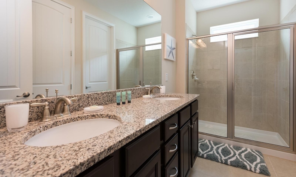 7412 MA - Stylish Home Near Parks