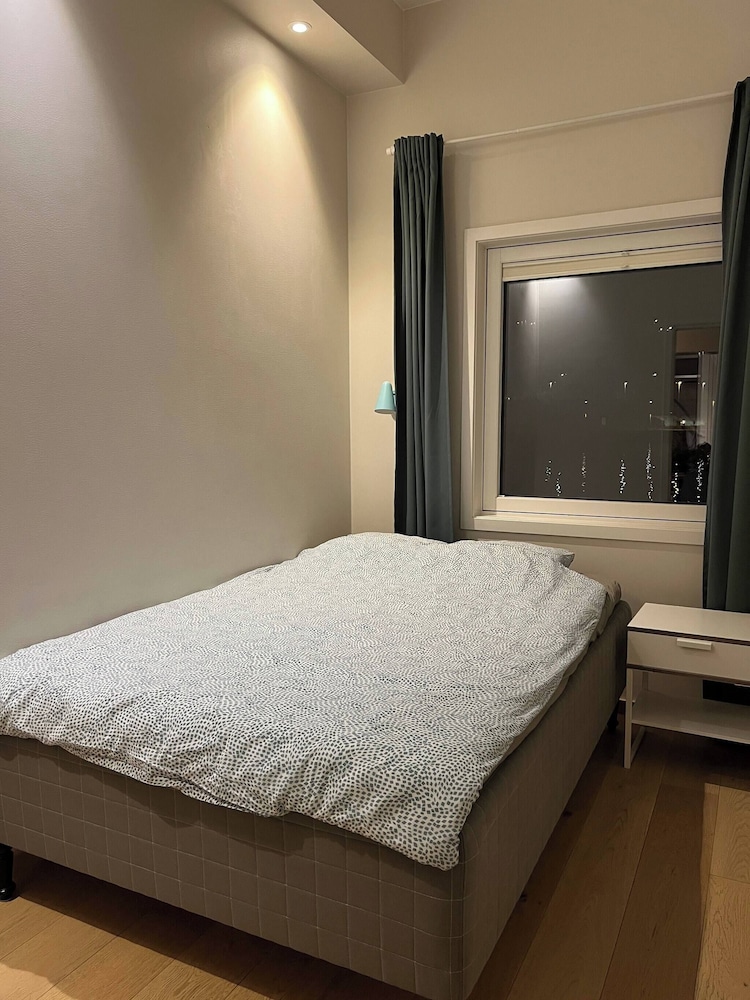 Stylish Seaview 4 Beds Central Apartment Sorenga