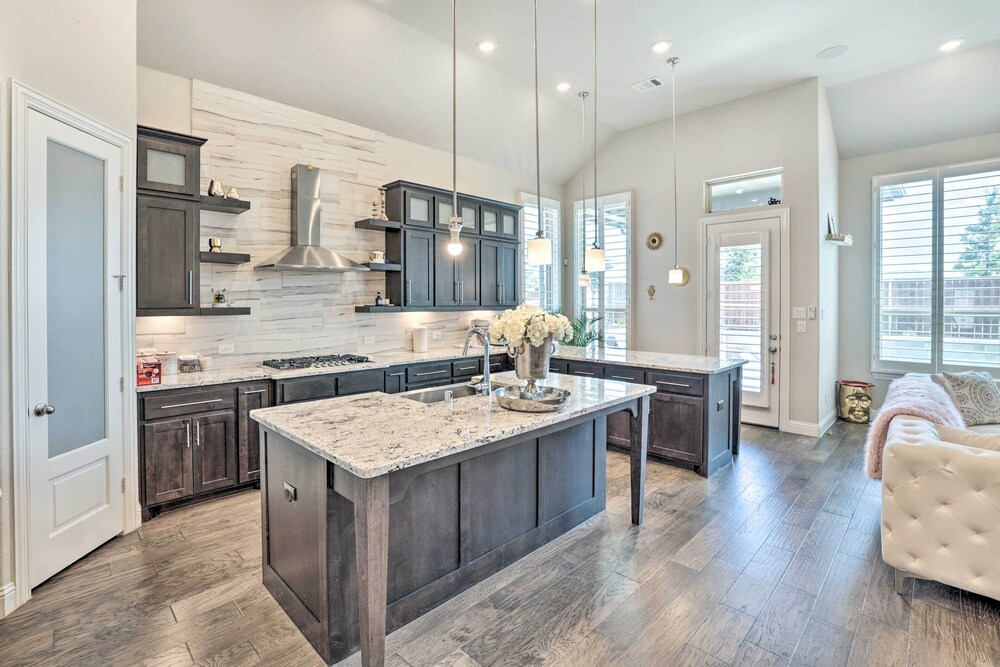 Haslet Family Home w/ Fire Pit, Hot Tub & BBQ view 4