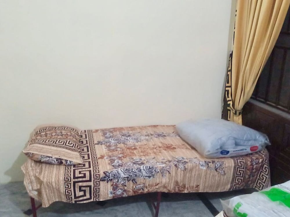 Room-cozy Guest Room in Rawalpindi - Cit
