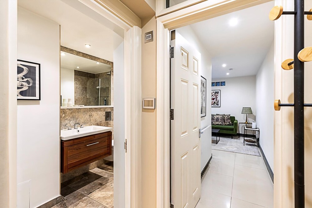 Stylish Shepherd's Bush Flat With Patio
