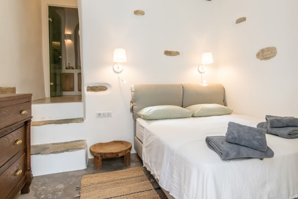 Cycladic House Tinos Cycladic House in the Heart of Tinos City