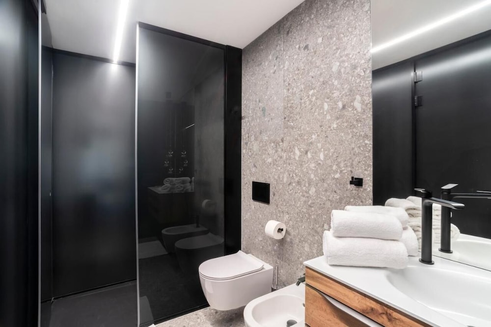 Marina Apartment with Terrace Burin 100