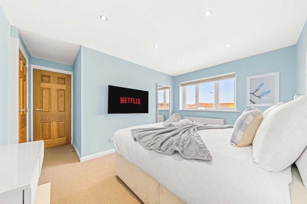 Modern 3Bed Home Next To Glasgow Airport