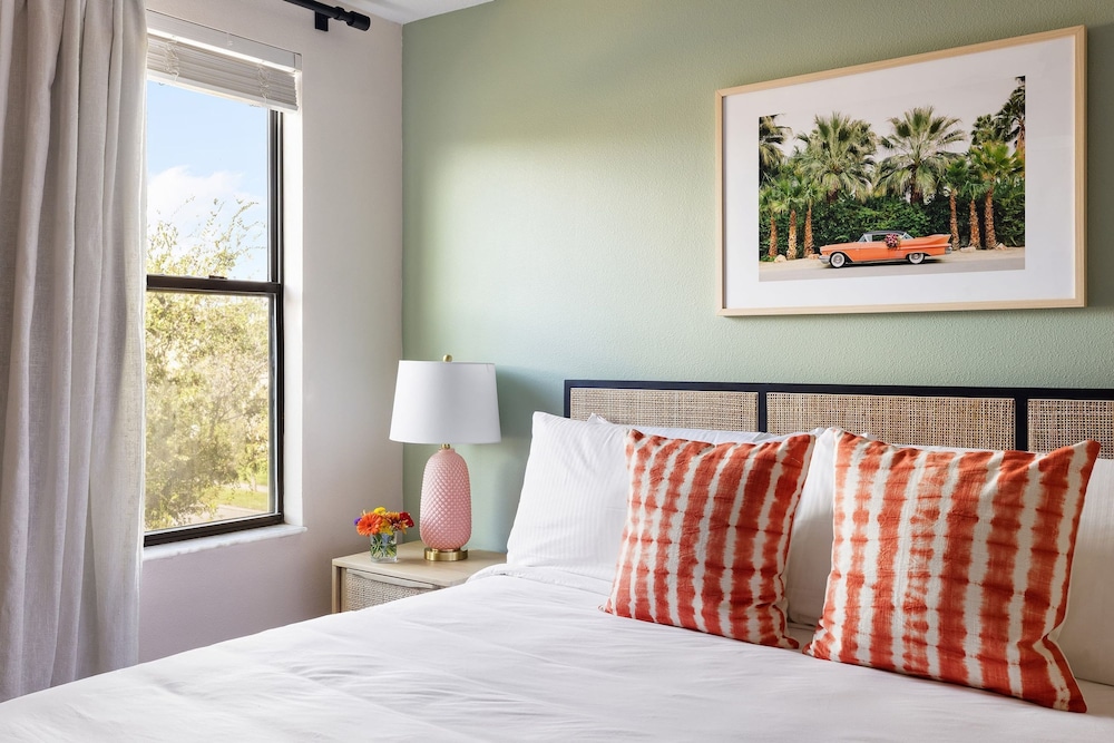 Shadow Mountain Family Oasis w Game Room Pool Resort Access Themed Rooms