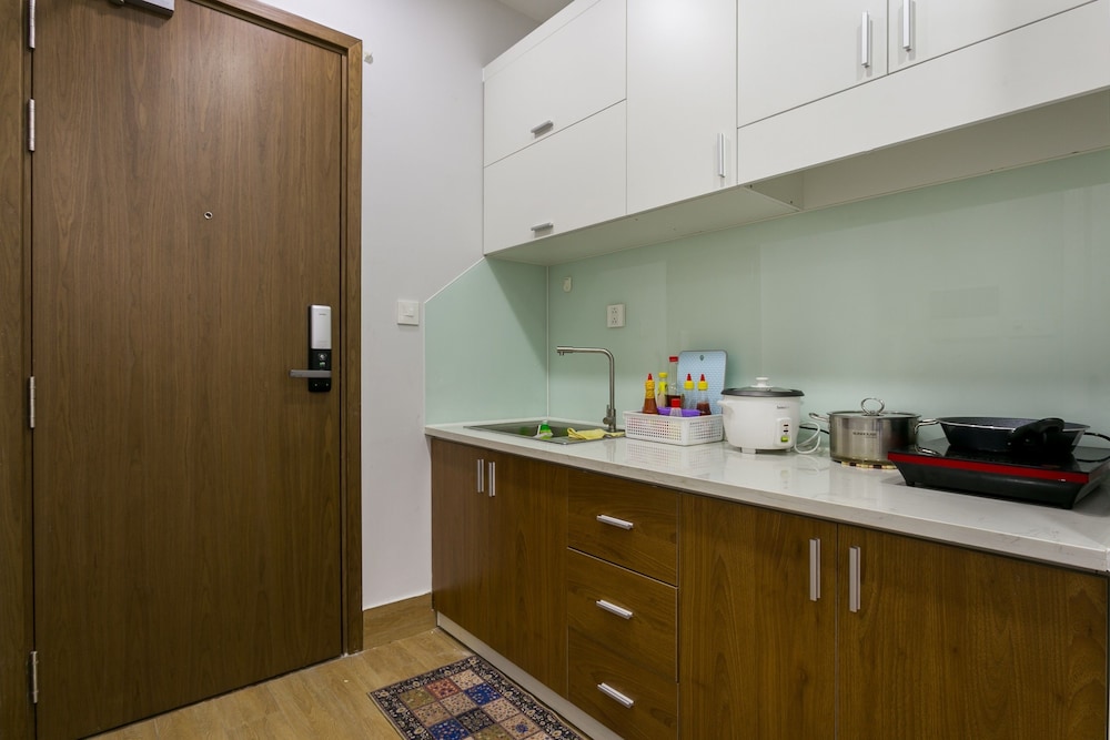 Jennifer House - Millenium Apartment