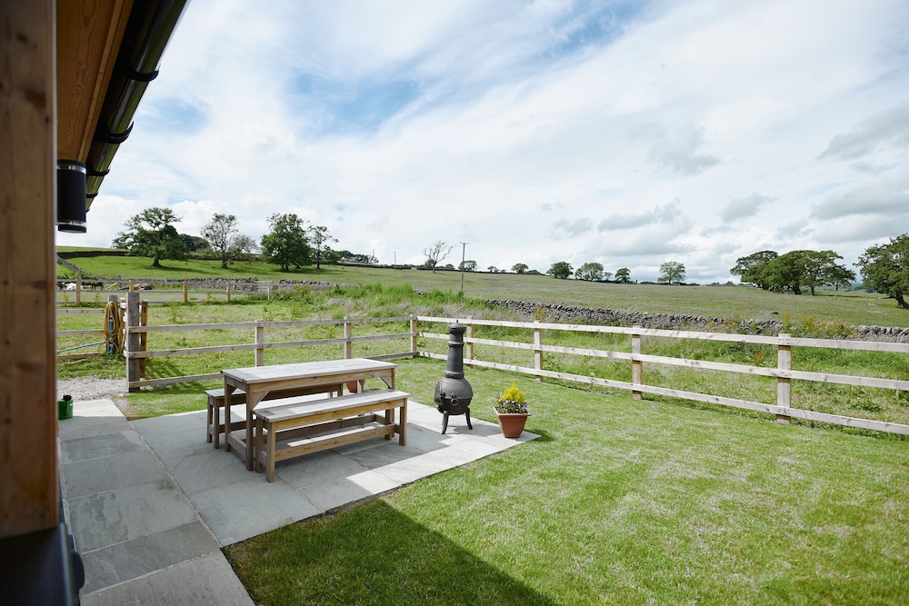 Whernside Lodge