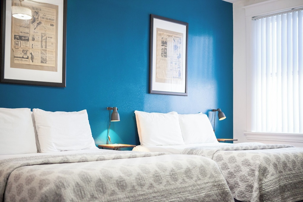 11th Avenue Hostel