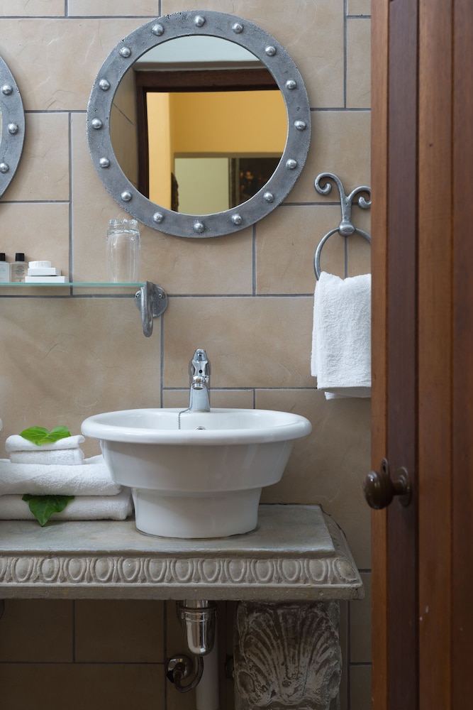 Bohemian Guesthouse & Bohemian Wellness & Spa