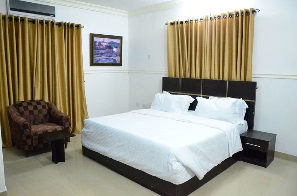 Bjorne Suites