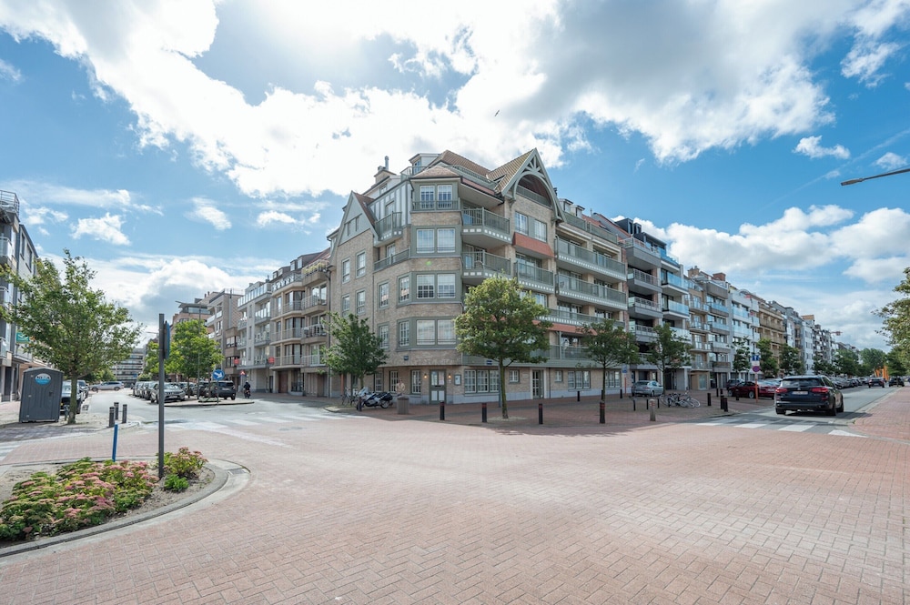 Duplex in Knokke-heist Near Albertstrand Beach