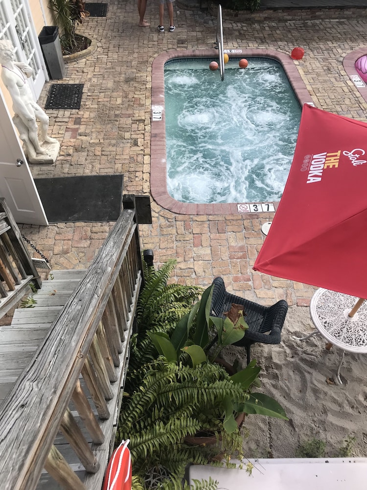 New Orleans House - Gay Men Adult Resort