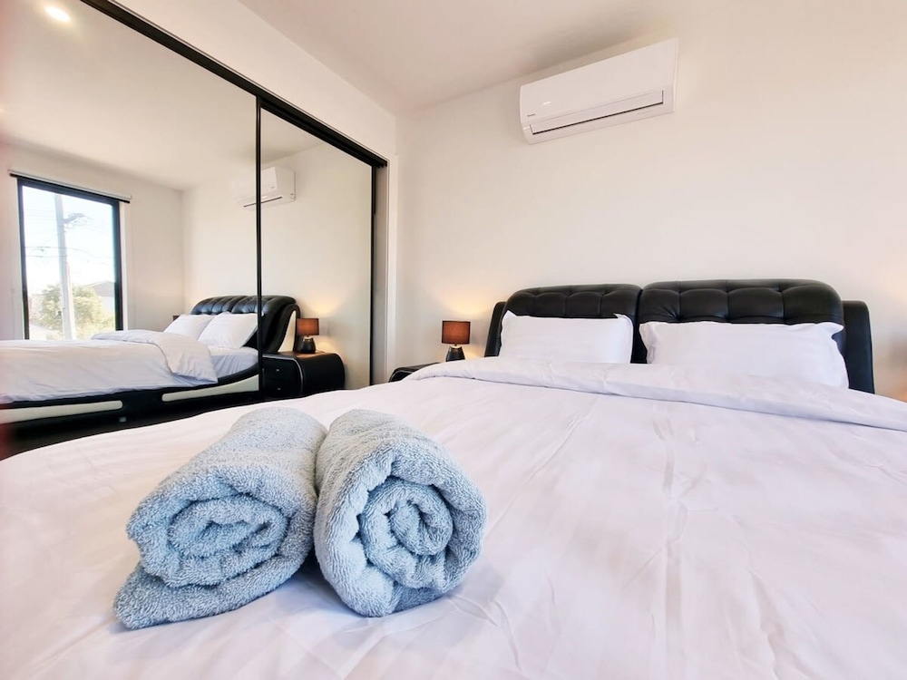 Brand new House - Modern Home in Great Location
