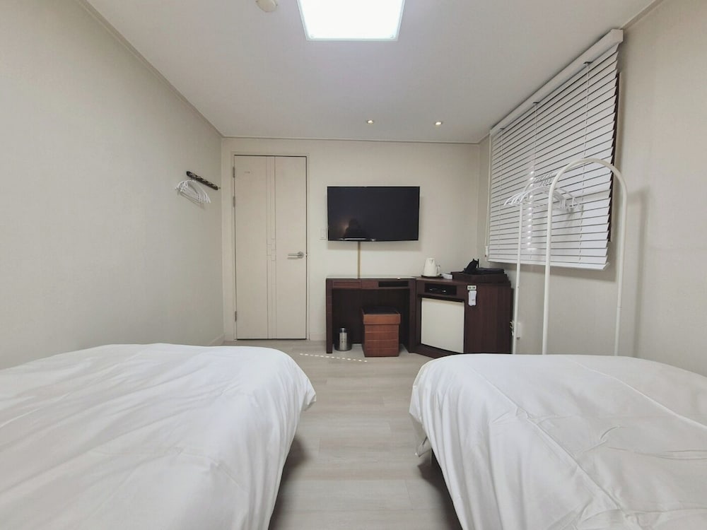 AnOn hostel