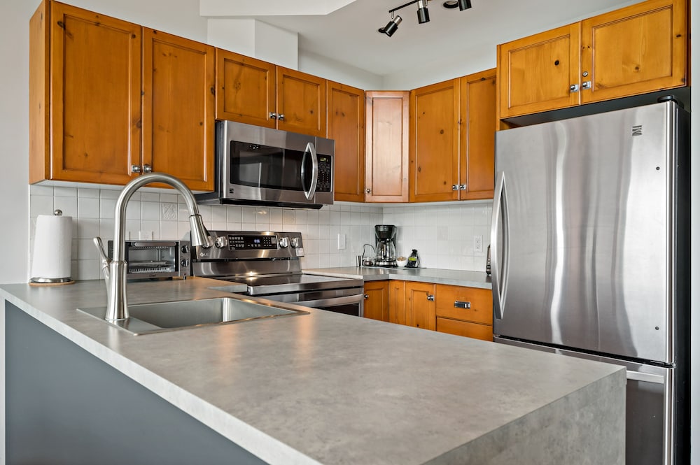 Les Haut Bois Condominiums -RVMT