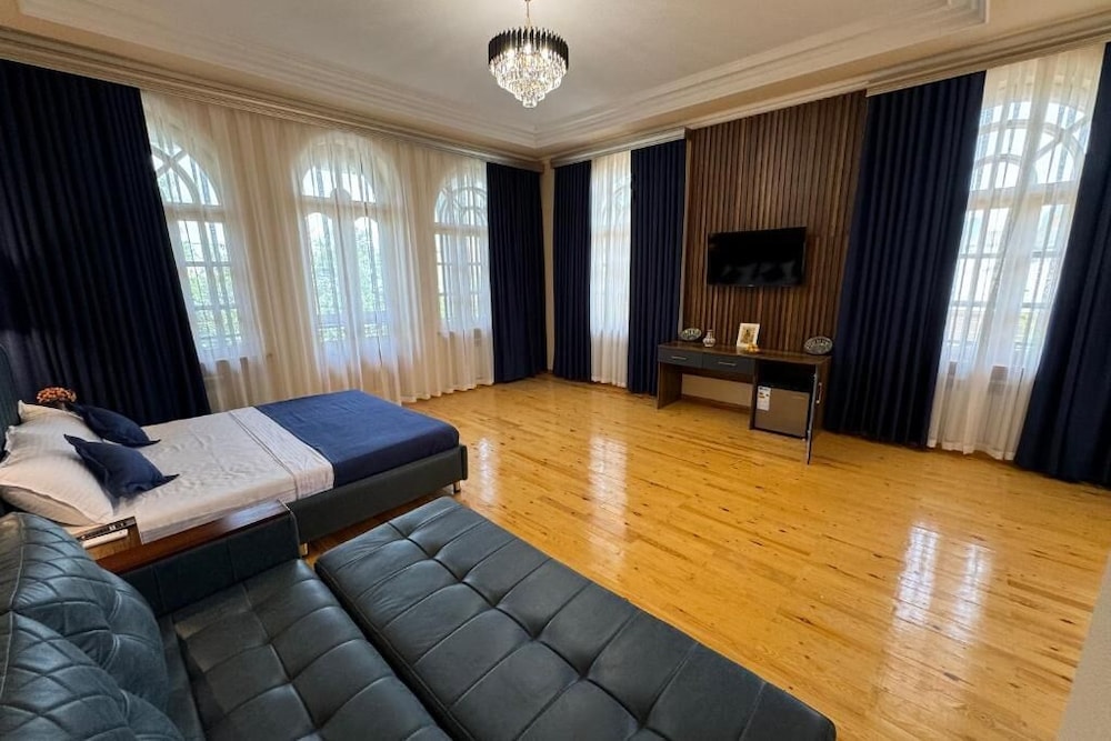 Shakuri guest house
