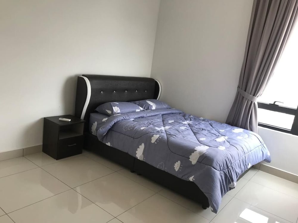 NEW Premium Homez Suite photo 7