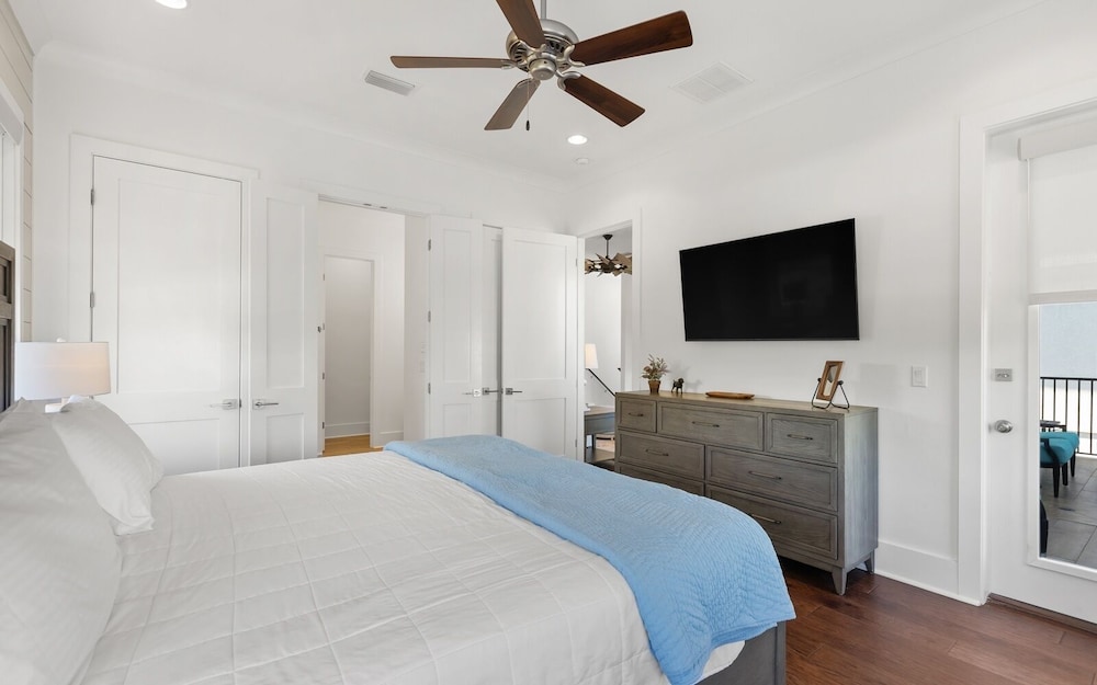 5BR Home w/ Private Heated Pool, Golf Cart, 4 Bikes, Near 30a!