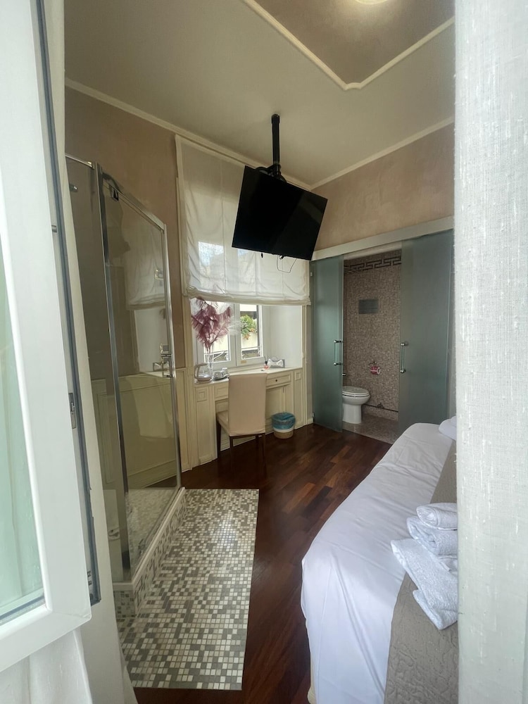 Dama Opera Elegantia Rooms