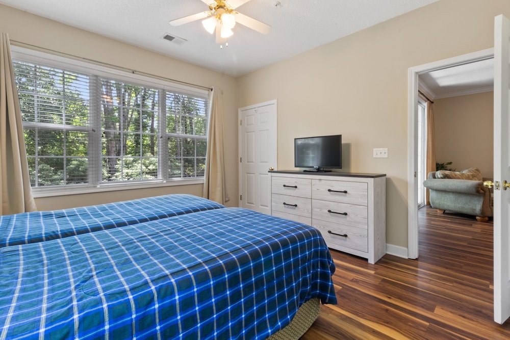 Arbor Trace #812 2 Bedroom Condo by RedAwning view 3