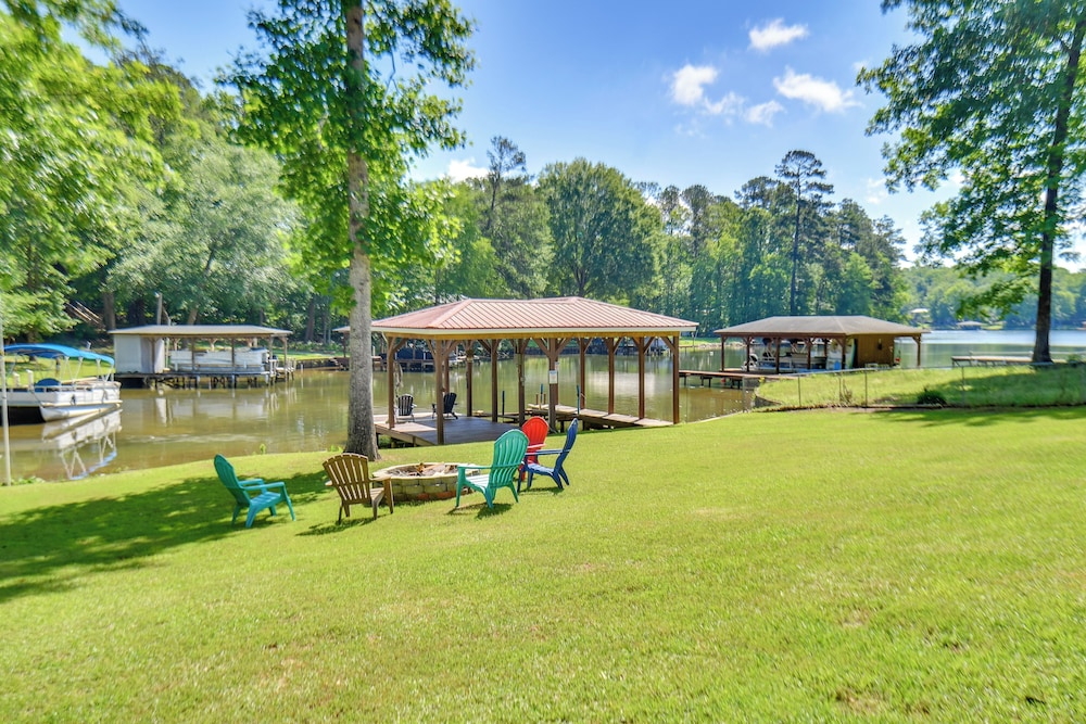 Private Dock: Pet-friendly Home on Lake Sinclair