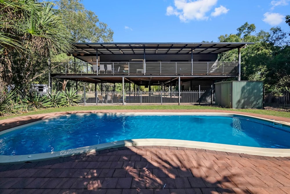 Zen Pandanus Point Pool - Backyard - Balcony