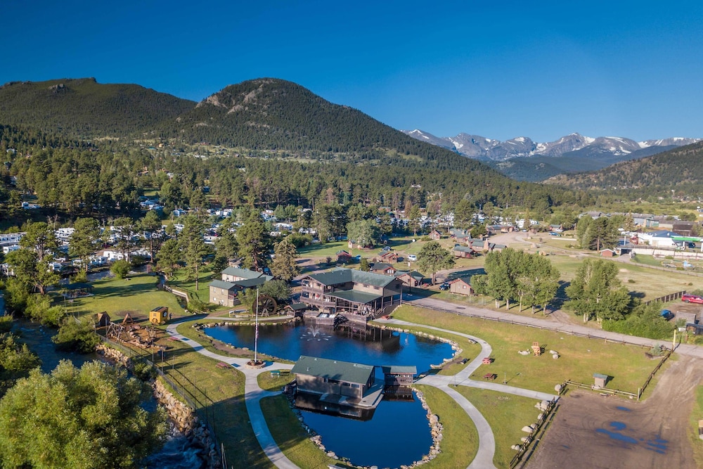 3 Mi to Rocky Mtn National Park: Estes Park Cabin!