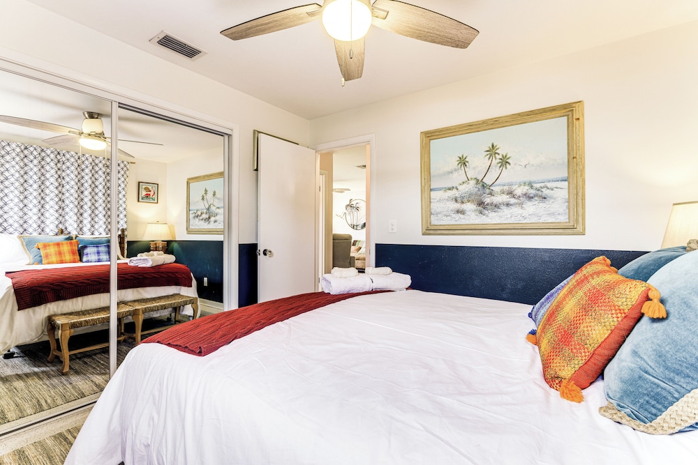 4 Mi to Beaches: Vibrant Stuart Villa w/ Patio!