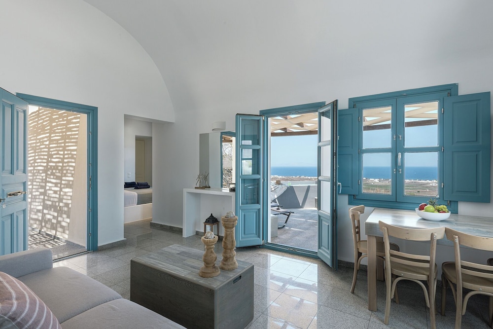 GTK Santorini Oia Sunset Villas