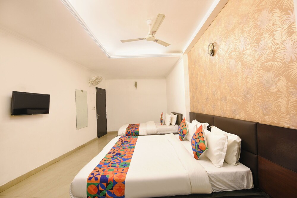 Fabhotel Golden Palm