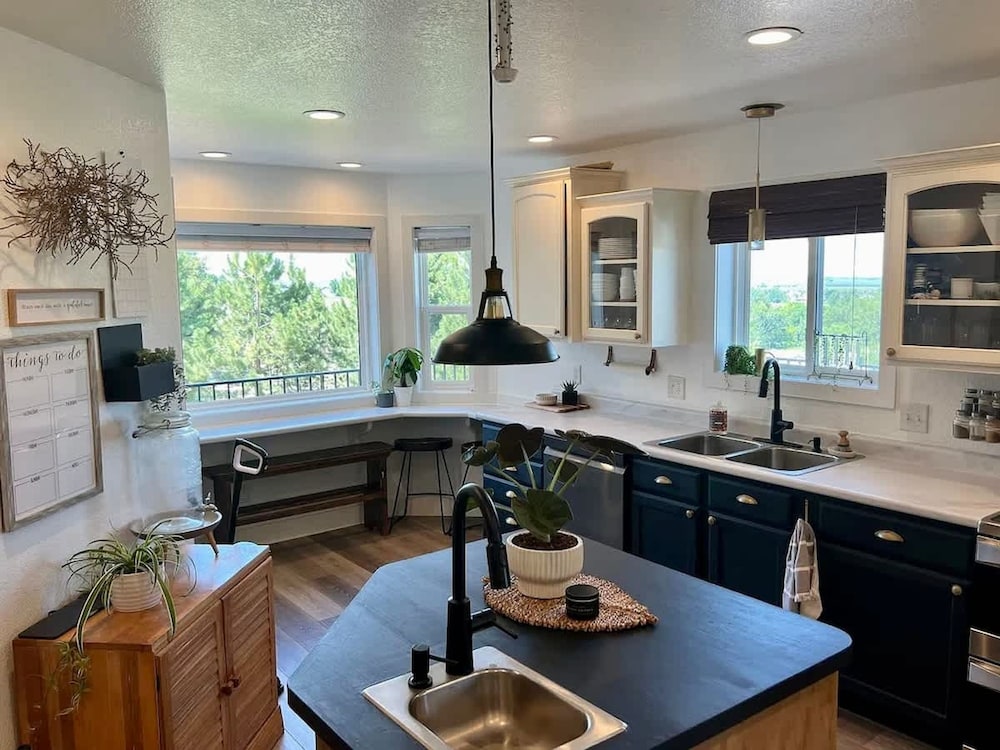 Black Hills Getaway With Hot Tub Game Room for 18