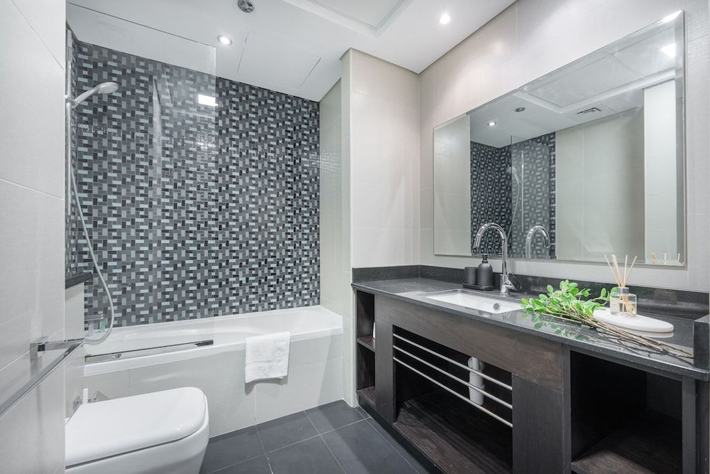 Modern Aesthetic 2-bedroom in Dubai Marina