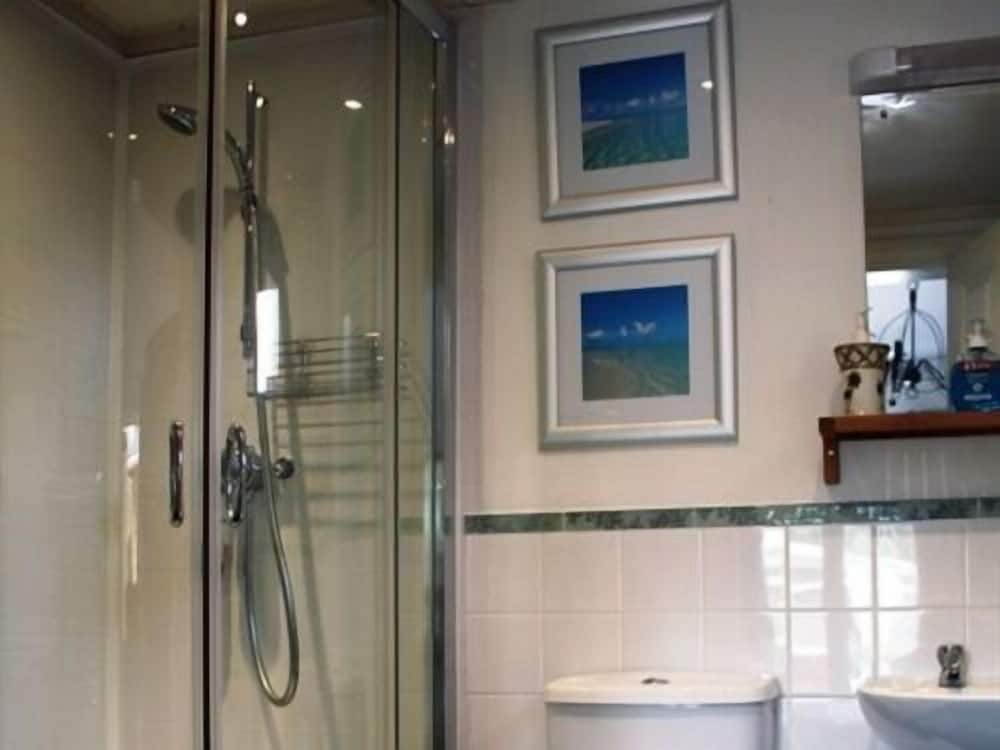 Solihull Vacations - The Redlands - Property Image 4
