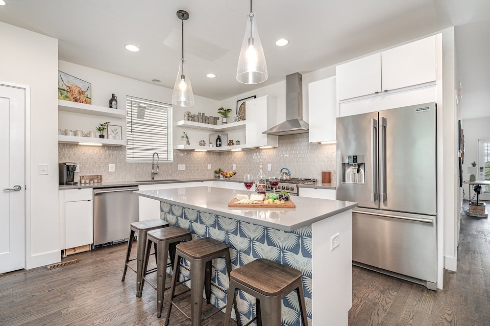 Verde Heights-sleeps 12-in Cumberland Heights