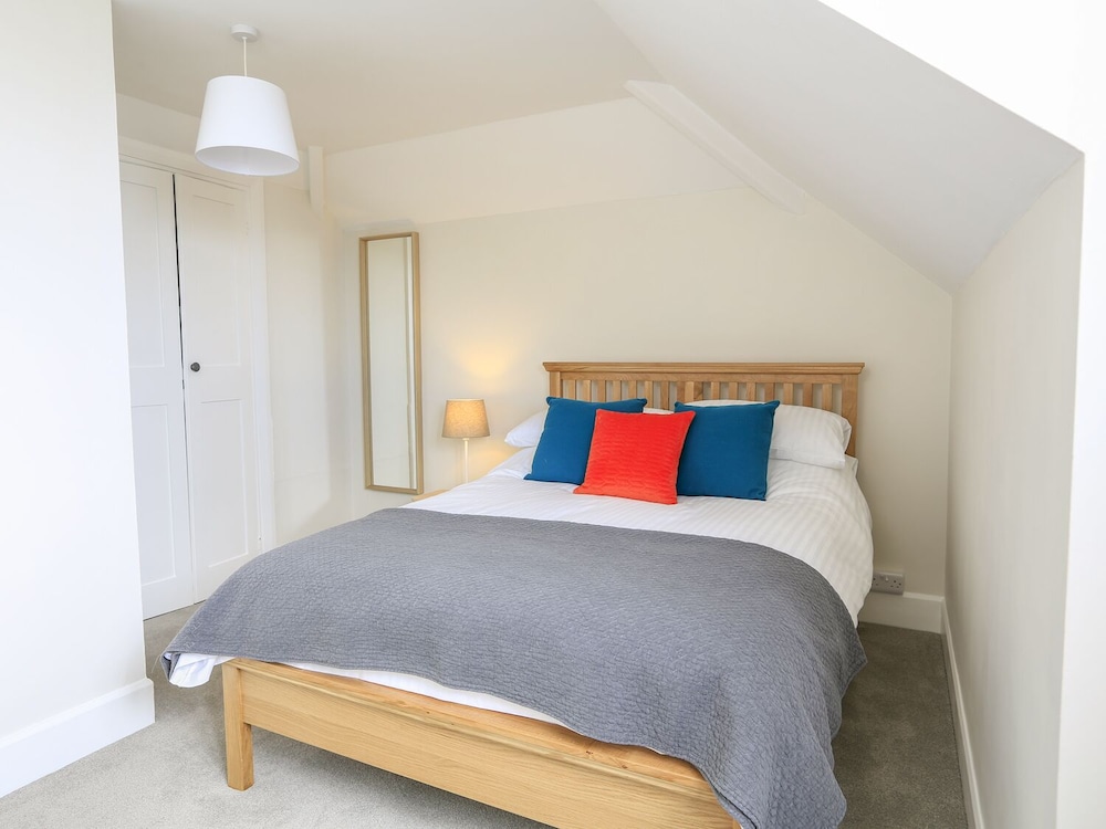 Woolmancliffe view 5