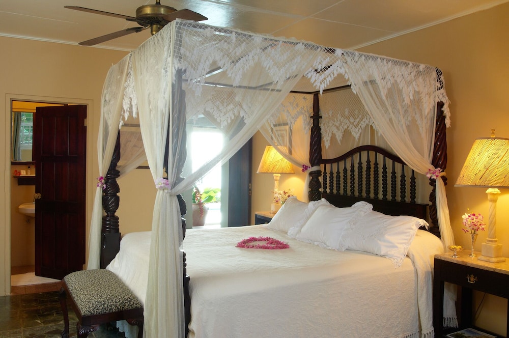 Bluefields Bay Villas view 5