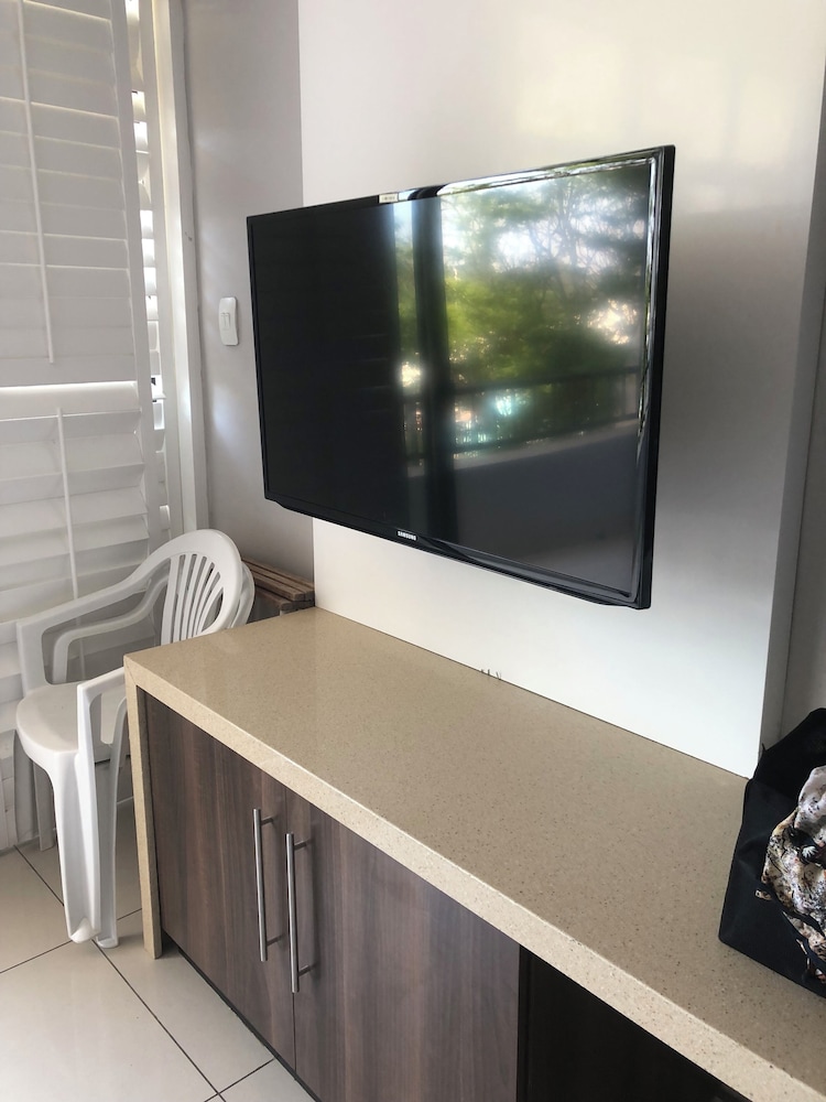 Studio Resort Apartment - Sleeps 2 - Beachside