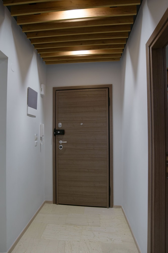 halu! Modern City Center Apartment view 3