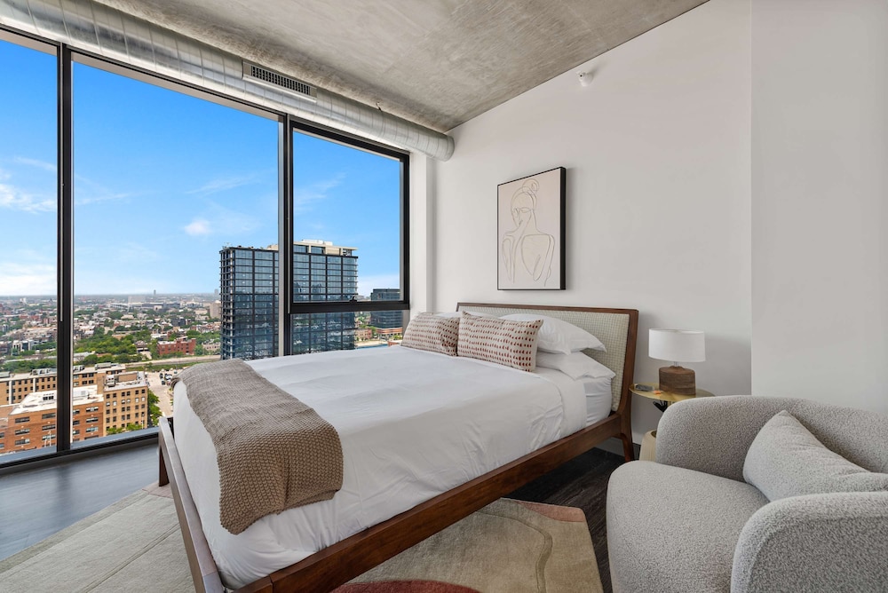 Cloud9 4apt in Building Fultonmkt The Cubist