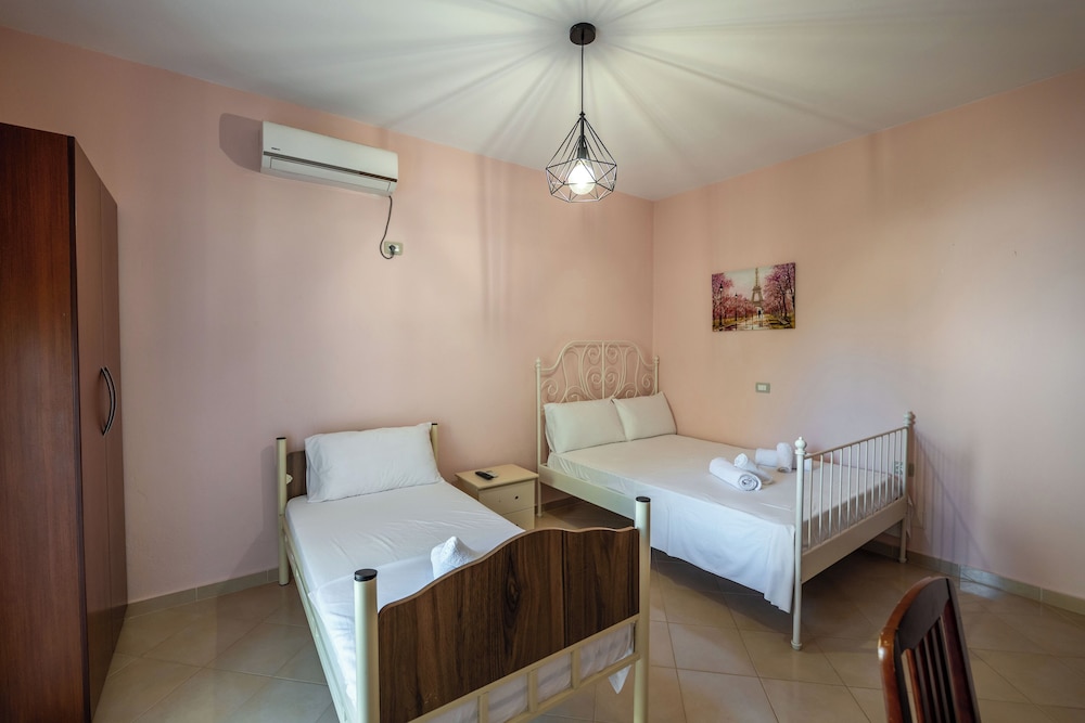 Sunny Villa