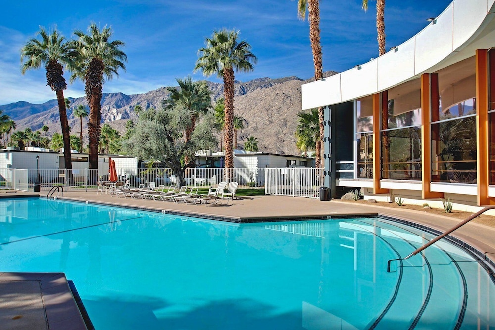 1957 Modern Hideaway