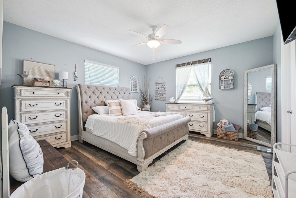 Sleek Home w/ Hot Tub, Koi Pond & Yard in Seminole