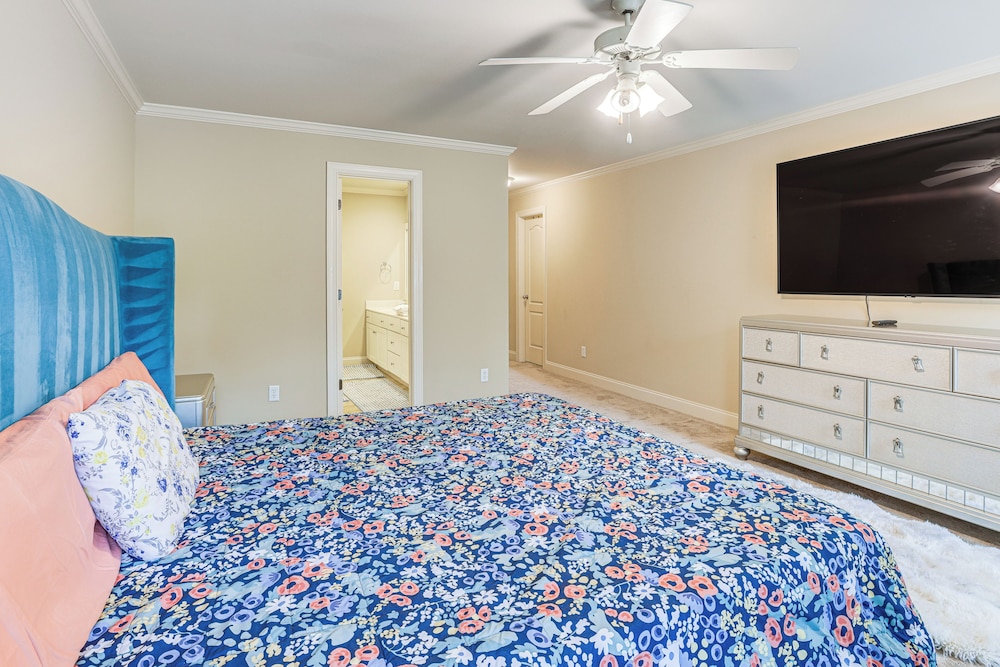 Home Theater & Yard: Family Retreat in Bessemer